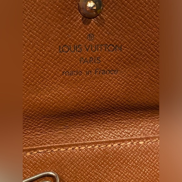 Louis Vuitton key holder - Picture 4 of 8